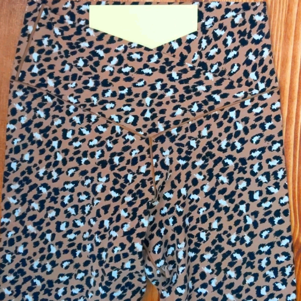 American Eagle criss cross leggings